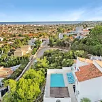 Papagayo Villa *