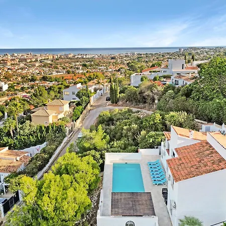 Papagayo Villa *